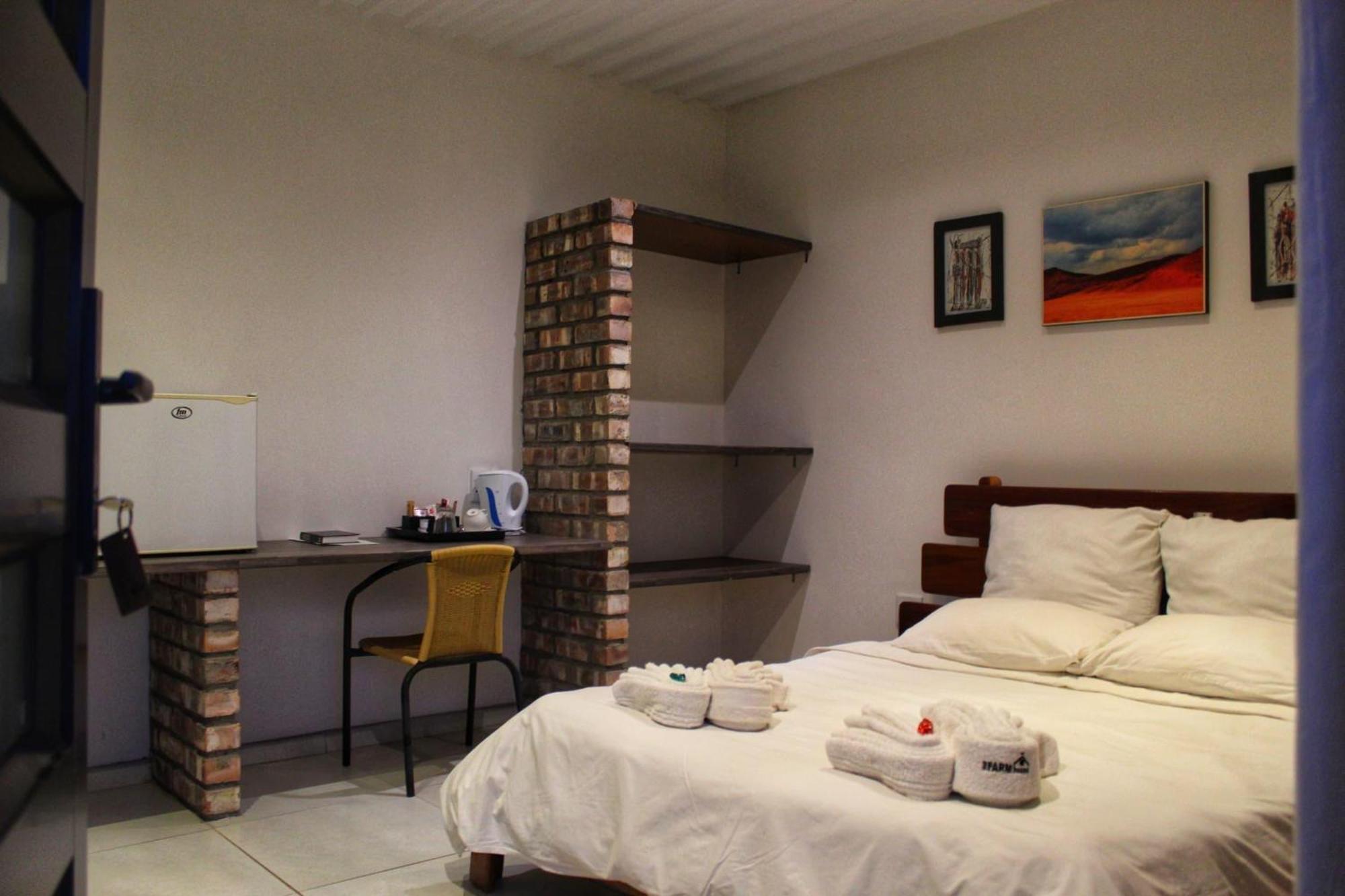 The Farmhouse Boutique Guesthouse And Beergarden Cc Outjo Δωμάτιο φωτογραφία