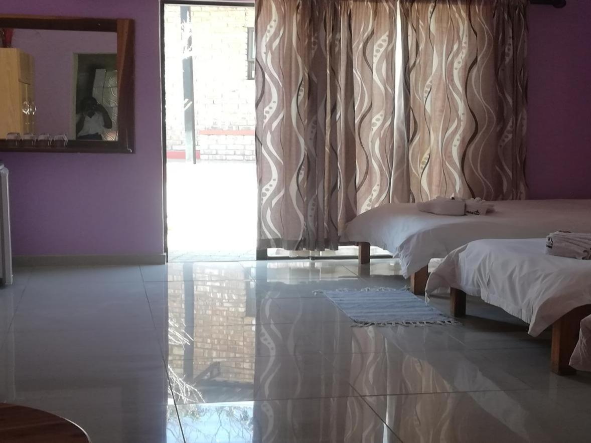 The Farmhouse Boutique Guesthouse And Beergarden Cc Outjo Δωμάτιο φωτογραφία