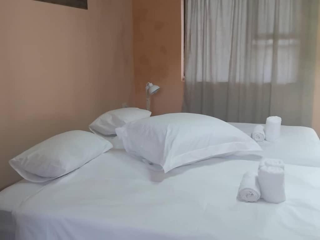 The Farmhouse Boutique Guesthouse And Beergarden Cc Outjo Εξωτερικό φωτογραφία